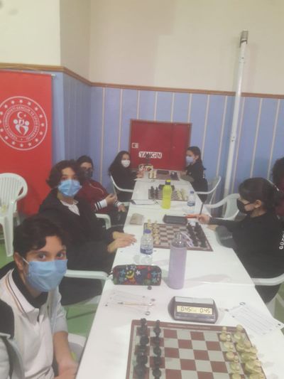 Sporcumuz Zeynep Uzun Takımında Okuluna 3.lük Kupası Kazandırdı